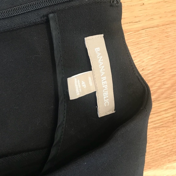 Black Banana Republic dress, P4 worm ONCE - Picture 3 of 4